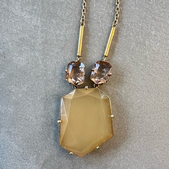 KATE SPADE Necklace feat. Cream Pendant w/ Pink‎ Stones set in Gold - Picture 9 of 10